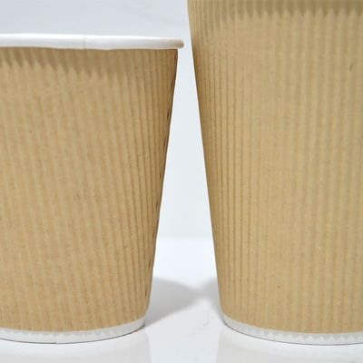 90MM PS PLAコーヒーのための再生利用できる12ozクラフトのさざ波の紙コップの酒の壁