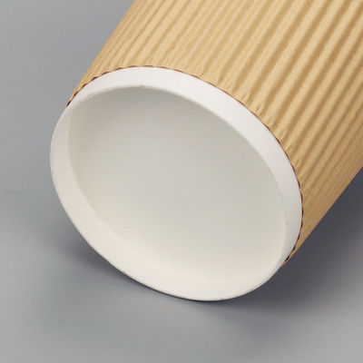 90MM PS PLAコーヒーのための再生利用できる12ozクラフトのさざ波の紙コップの酒の壁